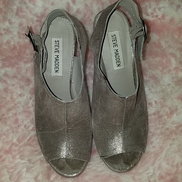 Shoes - Picture 1 of 3